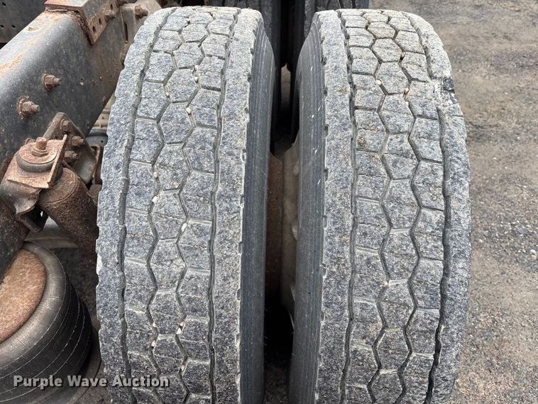 image for item EM5034 1994 Freightliner FLD semi truck