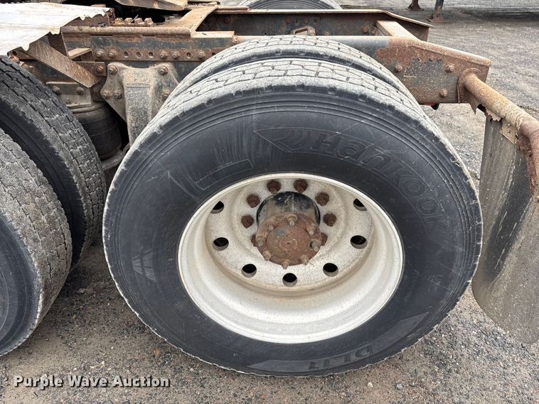 image for item EM5034 1994 Freightliner FLD semi truck