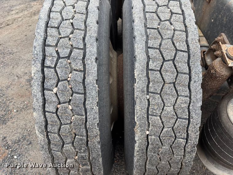 image for item EM5034 1994 Freightliner FLD semi truck