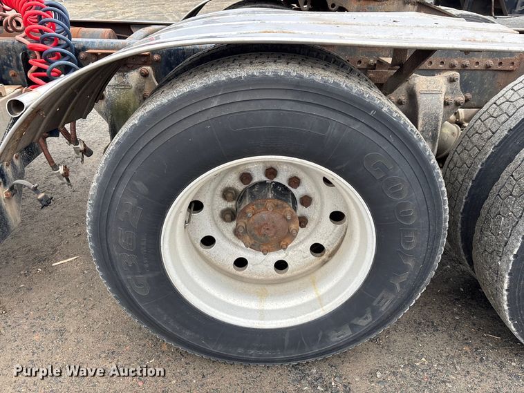 image for item EM5034 1994 Freightliner FLD semi truck