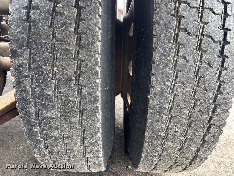 image for item EM5034 1994 Freightliner FLD semi truck