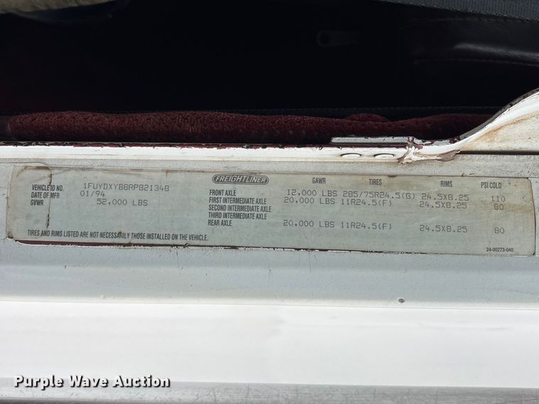 image for item EM5034 1994 Freightliner FLD semi truck