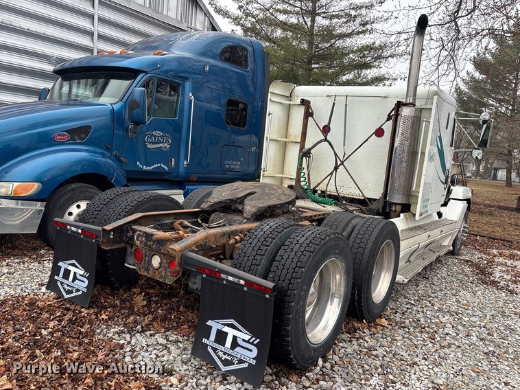 image for item EM5045 1997 Freightliner FLD semi truck