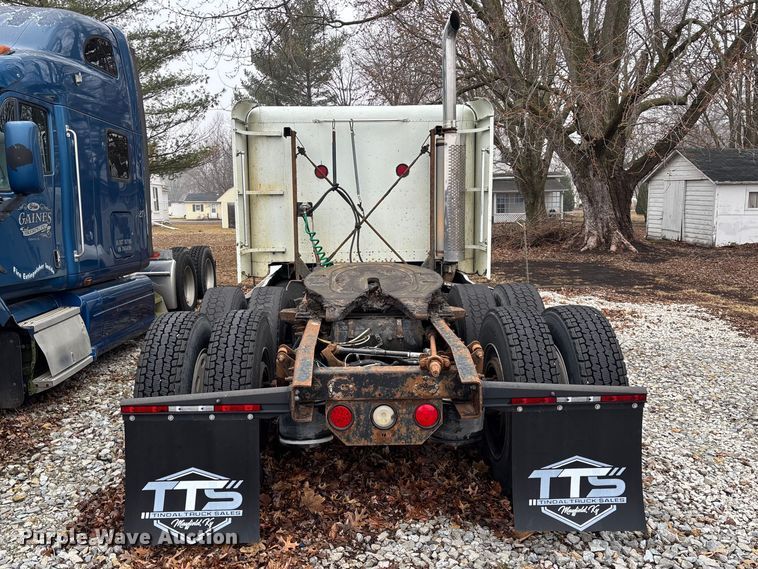 image for item EM5045 1997 Freightliner FLD semi truck