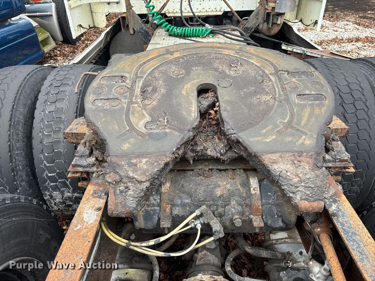 image for item EM5045 1997 Freightliner FLD semi truck