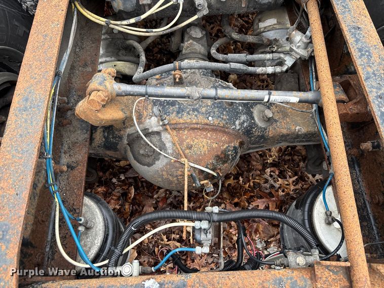 image for item EM5045 1997 Freightliner FLD semi truck