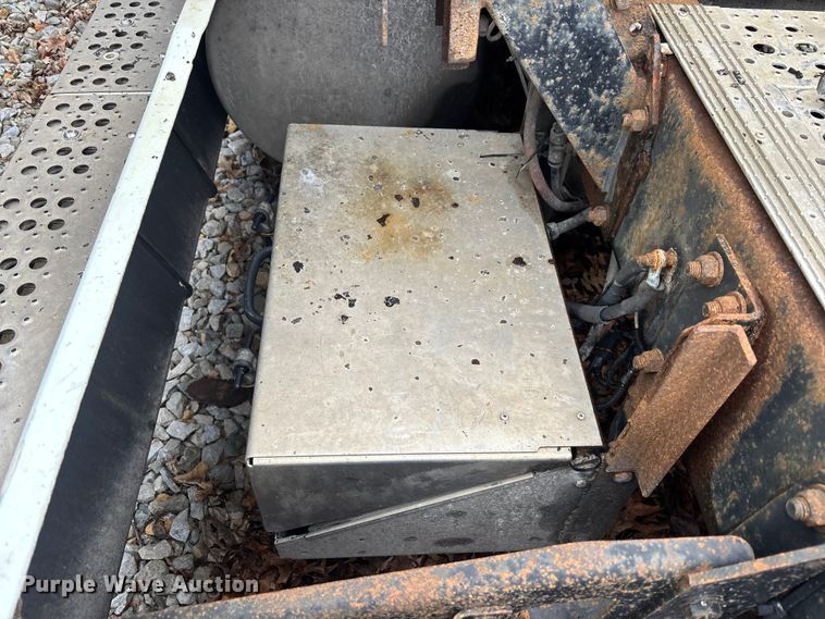 image for item EM5045 1997 Freightliner FLD semi truck