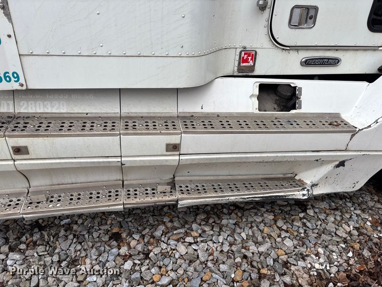 image for item EM5045 1997 Freightliner FLD semi truck