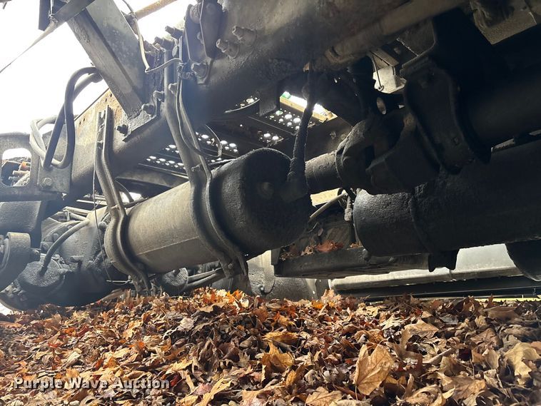 image for item EM5045 1997 Freightliner FLD semi truck