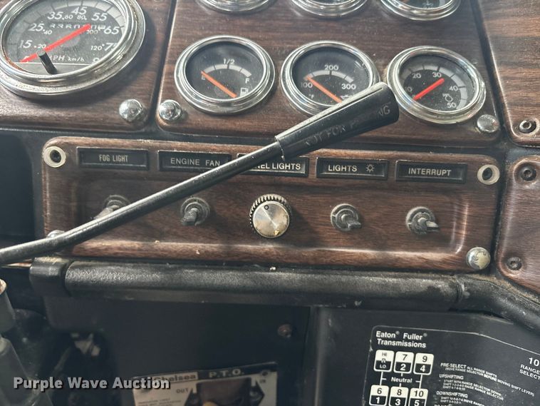 image for item EM5045 1997 Freightliner FLD semi truck