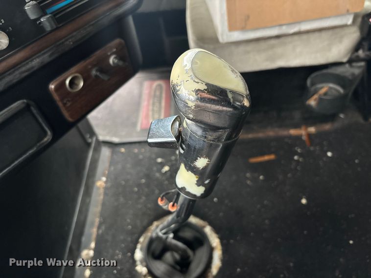 image for item EM5045 1997 Freightliner FLD semi truck