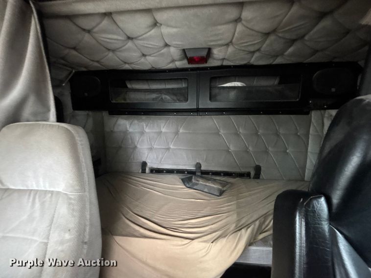 image for item EM5045 1997 Freightliner FLD semi truck