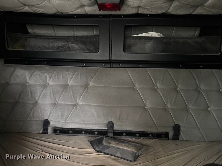 image for item EM5045 1997 Freightliner FLD semi truck