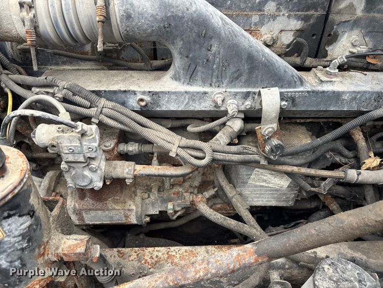 image for item EM5045 1997 Freightliner FLD semi truck