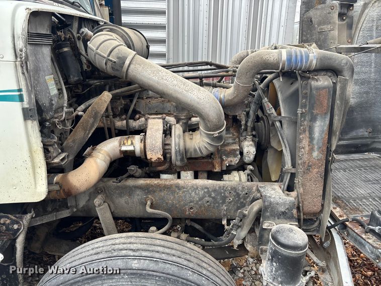 image for item EM5045 1997 Freightliner FLD semi truck