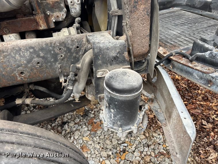 image for item EM5045 1997 Freightliner FLD semi truck