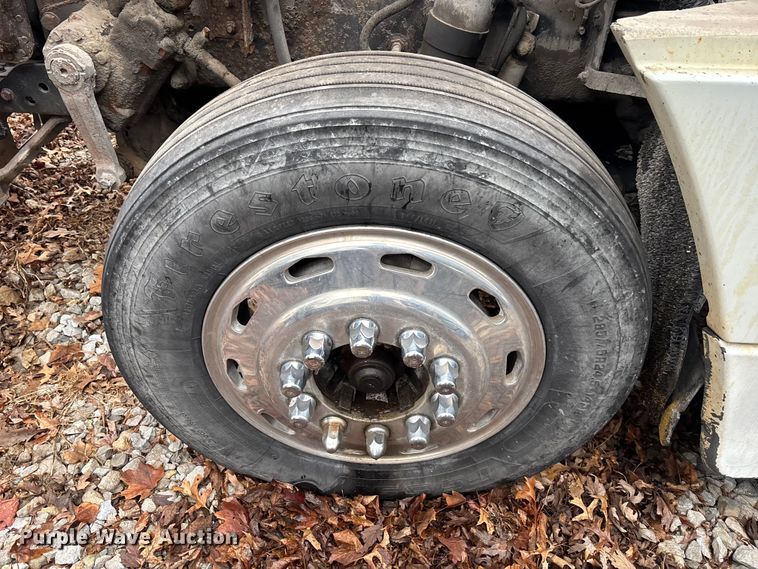 image for item EM5045 1997 Freightliner FLD semi truck