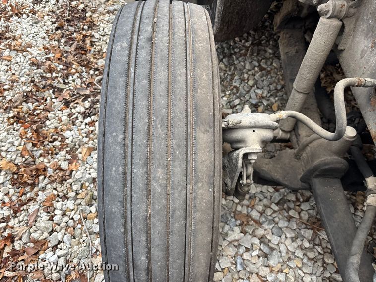 image for item EM5045 1997 Freightliner FLD semi truck