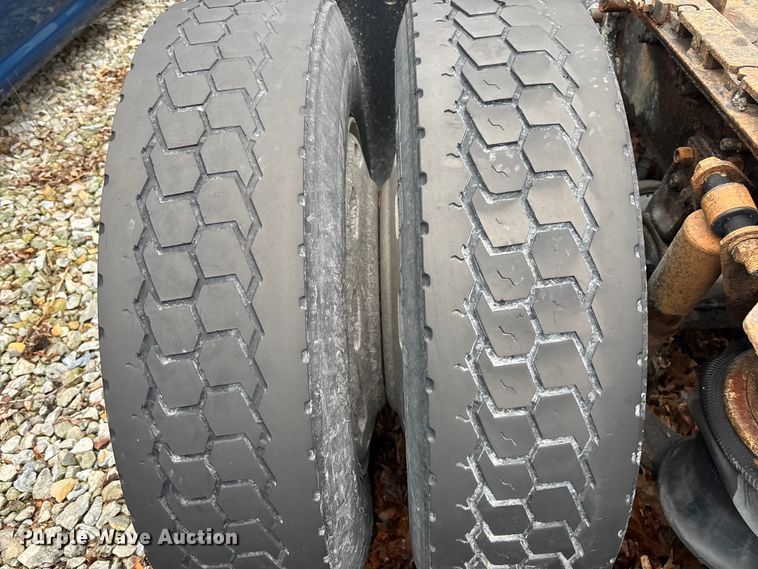 image for item EM5045 1997 Freightliner FLD semi truck