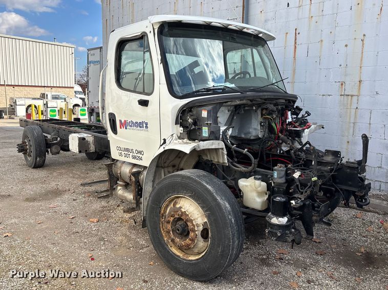 image for item EM5049 2020 Freightliner Business Class M2 truck cab and chassis
