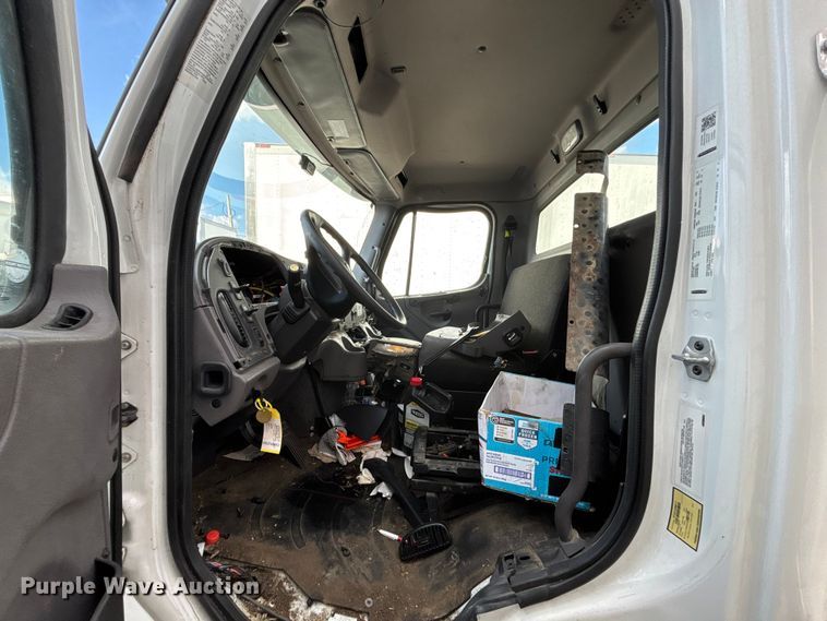 image for item EM5049 2020 Freightliner Business Class M2 truck cab and chassis