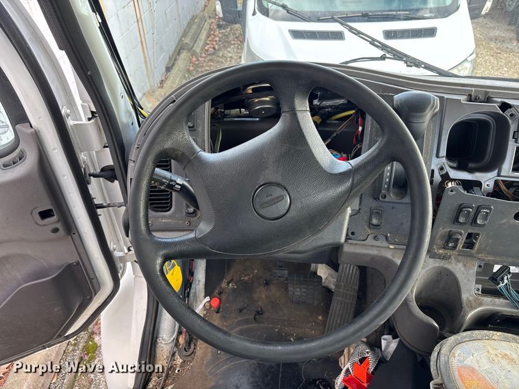 image for item EM5049 2020 Freightliner Business Class M2 truck cab and chassis