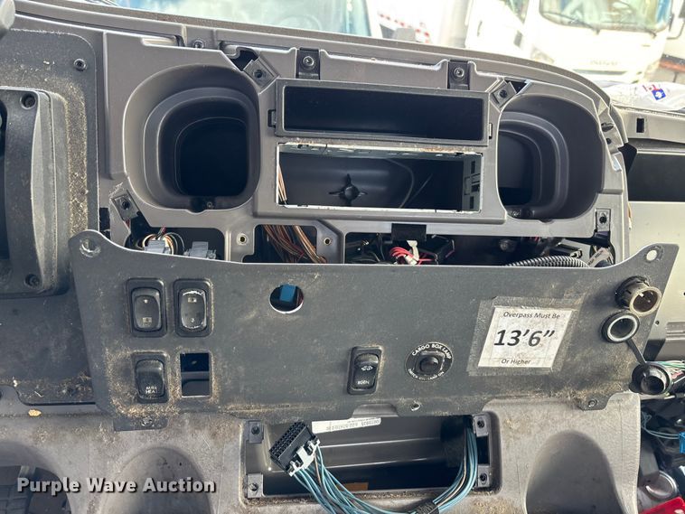 image for item EM5049 2020 Freightliner Business Class M2 truck cab and chassis