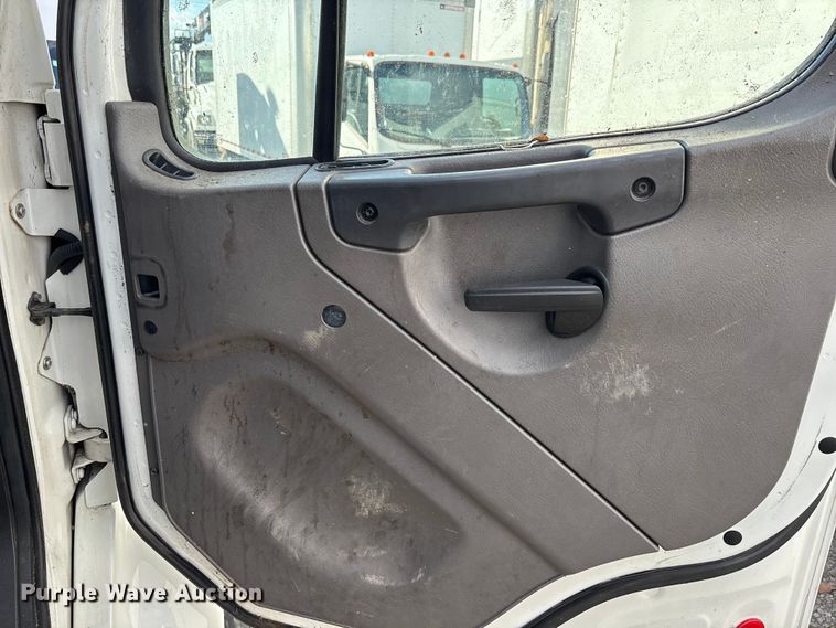 image for item EM5049 2020 Freightliner Business Class M2 truck cab and chassis