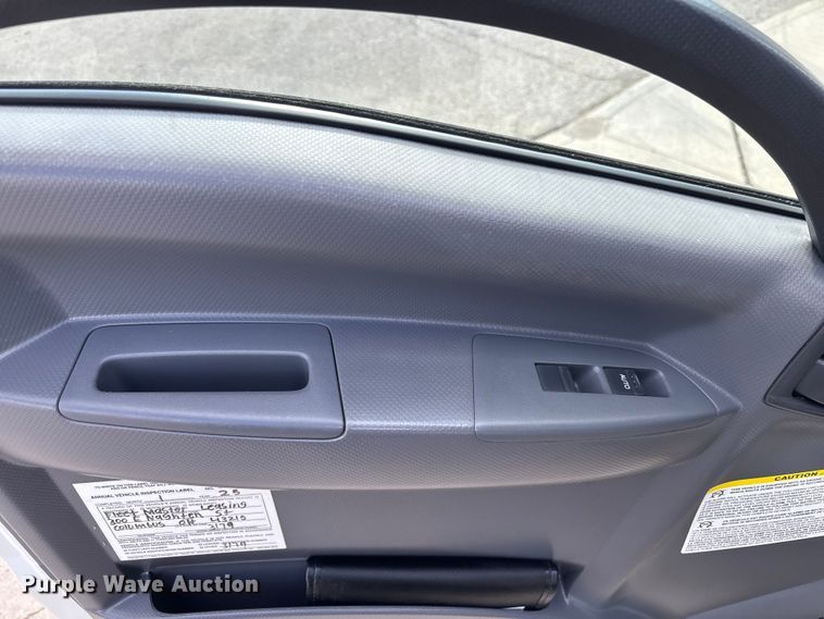 image for item EM5050 2016 Isuzu NPR box truck