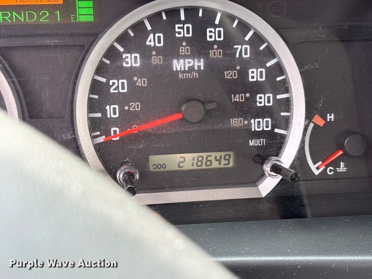 image for item EM5050 2016 Isuzu NPR box truck