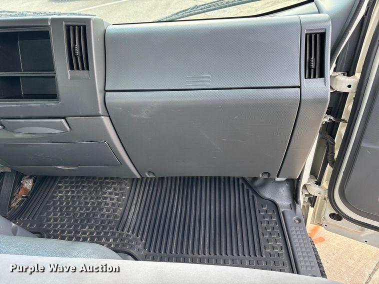 image for item EM5050 2016 Isuzu NPR box truck