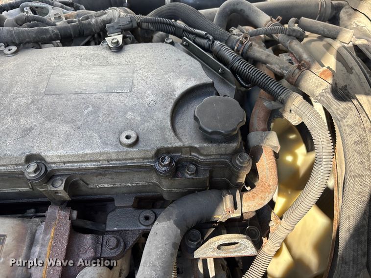 image for item EM5050 2016 Isuzu NPR box truck