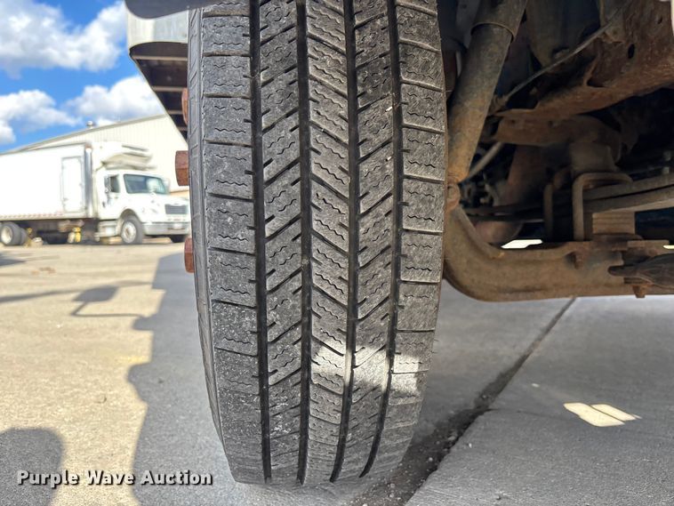 image for item EM5050 2016 Isuzu NPR box truck