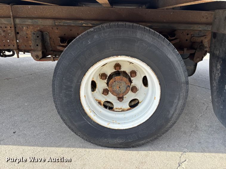 image for item EM5050 2016 Isuzu NPR box truck