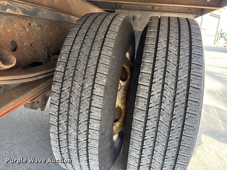 image for item EM5050 2016 Isuzu NPR box truck