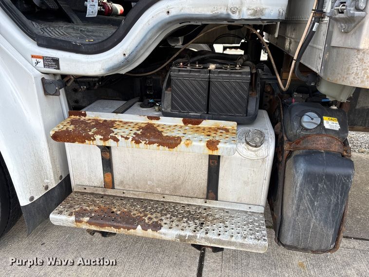 image for item EM5051 2016 Freightliner Business Class M2 refrigerated truck