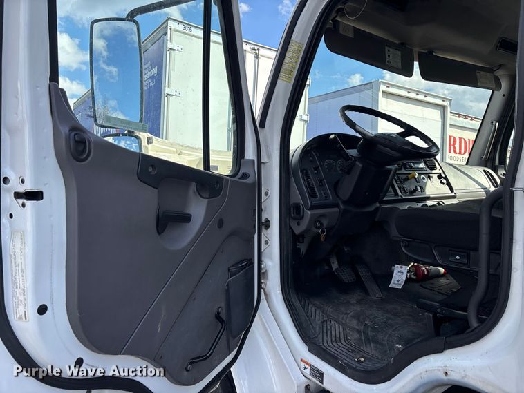 image for item EM5051 2016 Freightliner Business Class M2 refrigerated truck