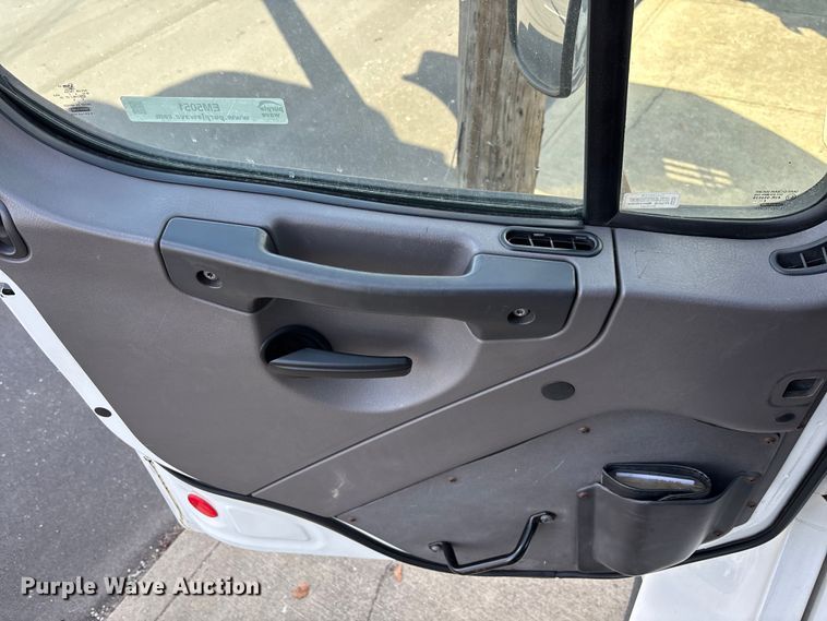 image for item EM5051 2016 Freightliner Business Class M2 refrigerated truck