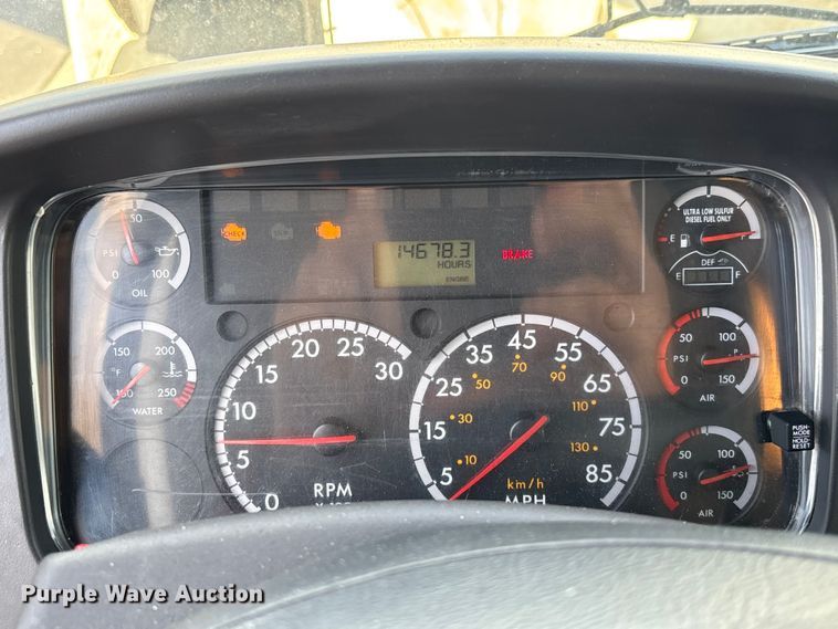 image for item EM5051 2016 Freightliner Business Class M2 refrigerated truck