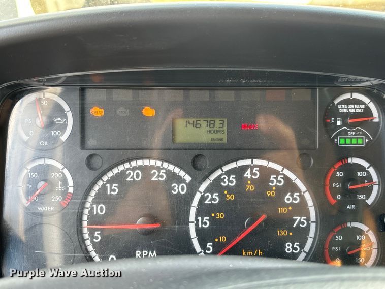 image for item EM5051 2016 Freightliner Business Class M2 refrigerated truck