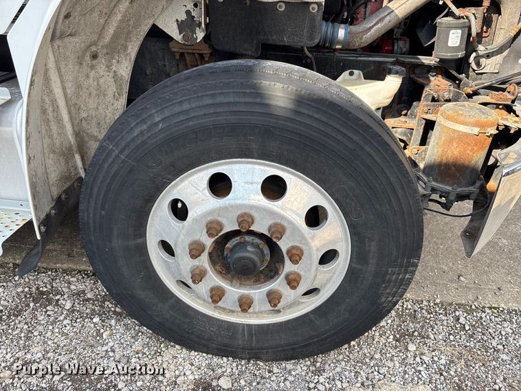 image for item EM5051 2016 Freightliner Business Class M2 refrigerated truck