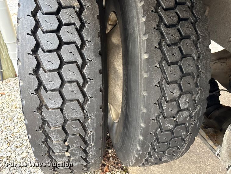 image for item EM5051 2016 Freightliner Business Class M2 refrigerated truck