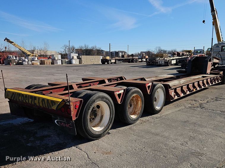 image for item EO7147 1992 Trail King Industries TK80HDG-443 lowboy equipment trailer