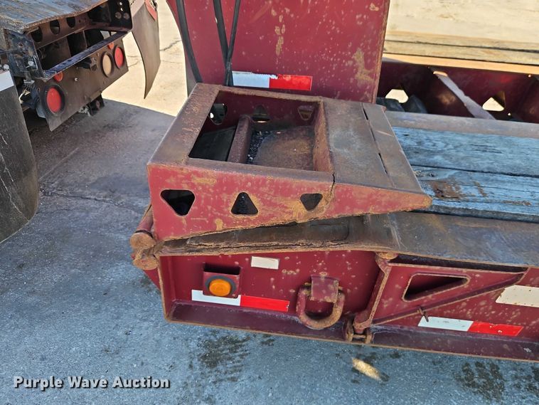 image for item EO7147 1992 Trail King Industries TK80HDG-443 lowboy equipment trailer