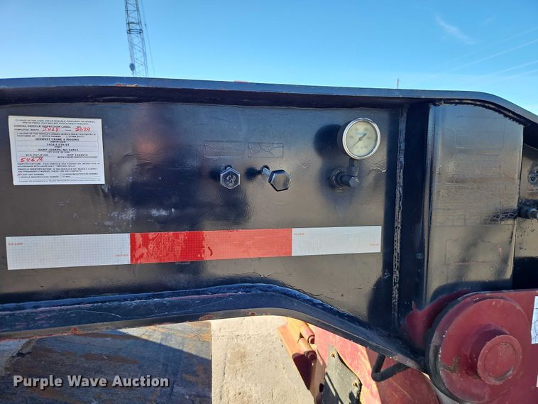 image for item EO7147 1992 Trail King Industries TK80HDG-443 lowboy equipment trailer