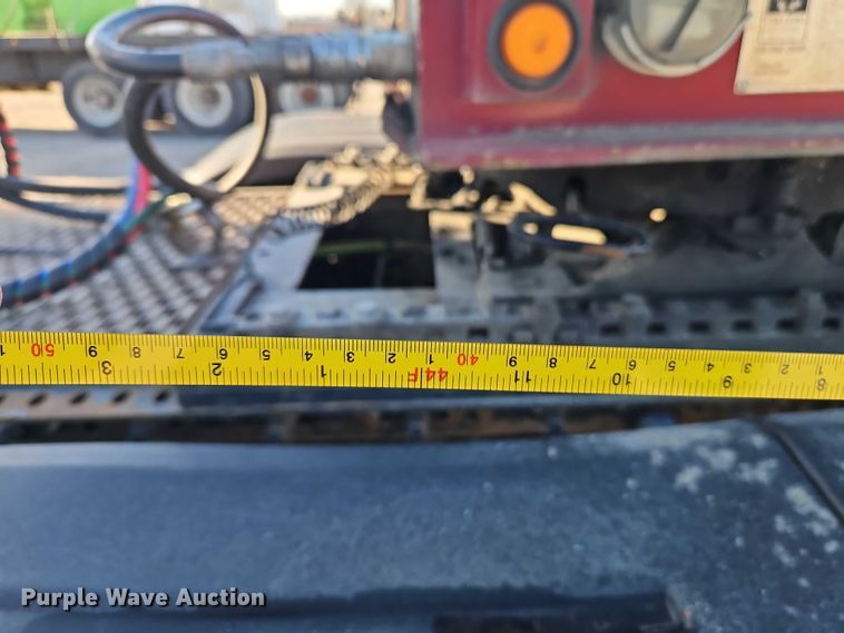 image for item EO7147 1992 Trail King Industries TK80HDG-443 lowboy equipment trailer