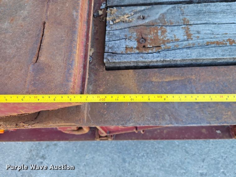 image for item EO7147 1992 Trail King Industries TK80HDG-443 lowboy equipment trailer