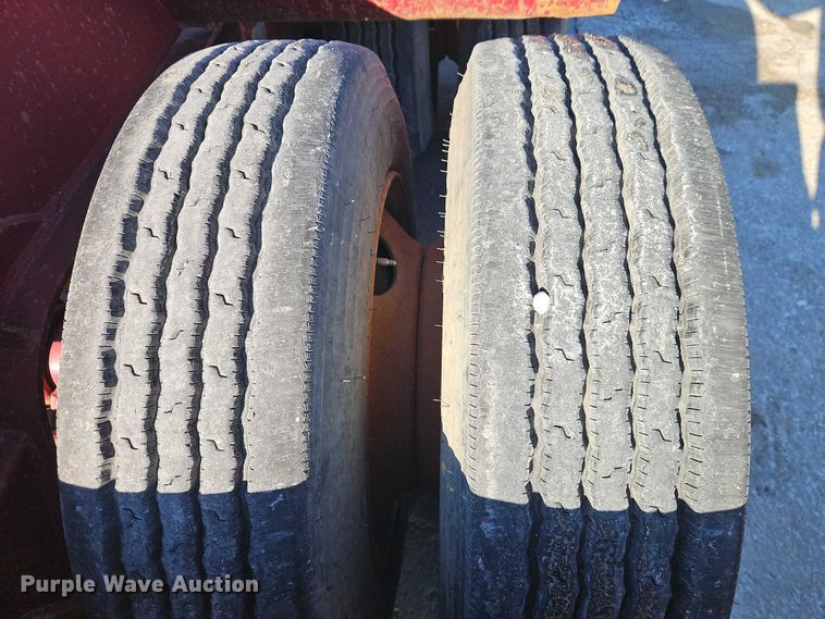 image for item EO7147 1992 Trail King Industries TK80HDG-443 lowboy equipment trailer