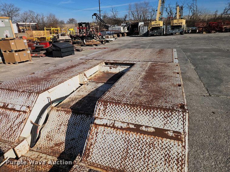 image for item EO7148 2008 Trail King Industries TK70DGHT-502 hydraulic tail lowboy equipment trailer