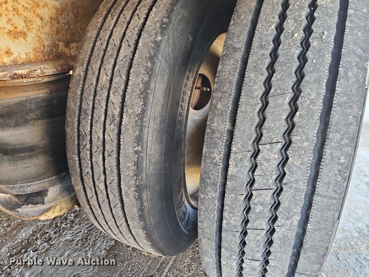 image for item EO7148 2008 Trail King Industries TK70DGHT-502 hydraulic tail lowboy equipment trailer